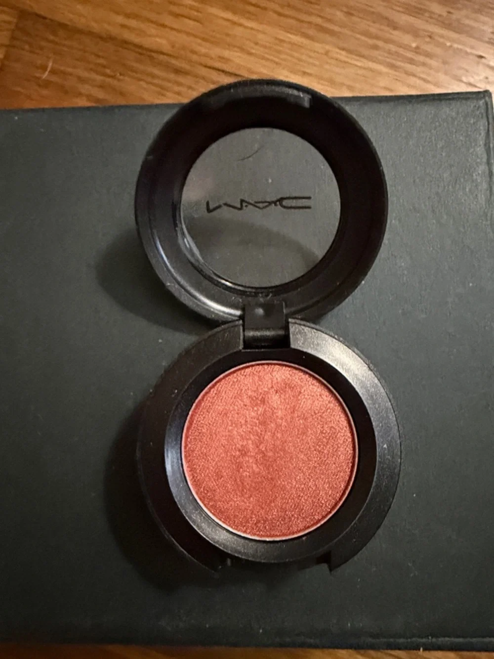 MAC Cosmetics Trio Eyeshadow Set — Coral, Coppering & I Like 2 Watch - Picture 5 of 5